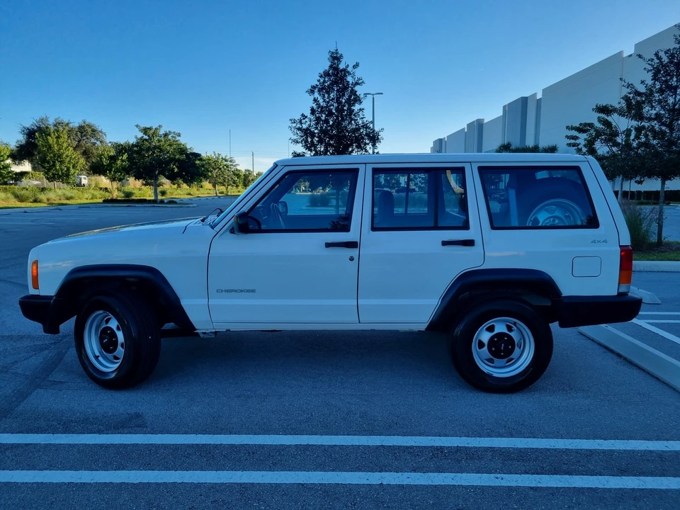 1999 Jeep XJ Cherokee - Image 8 of 31