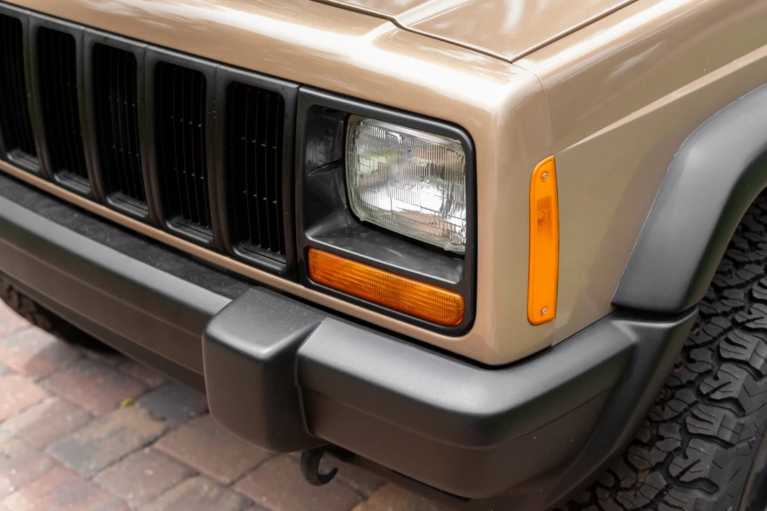 1999 Jeep XJ Cherokee - Image 13 of 31