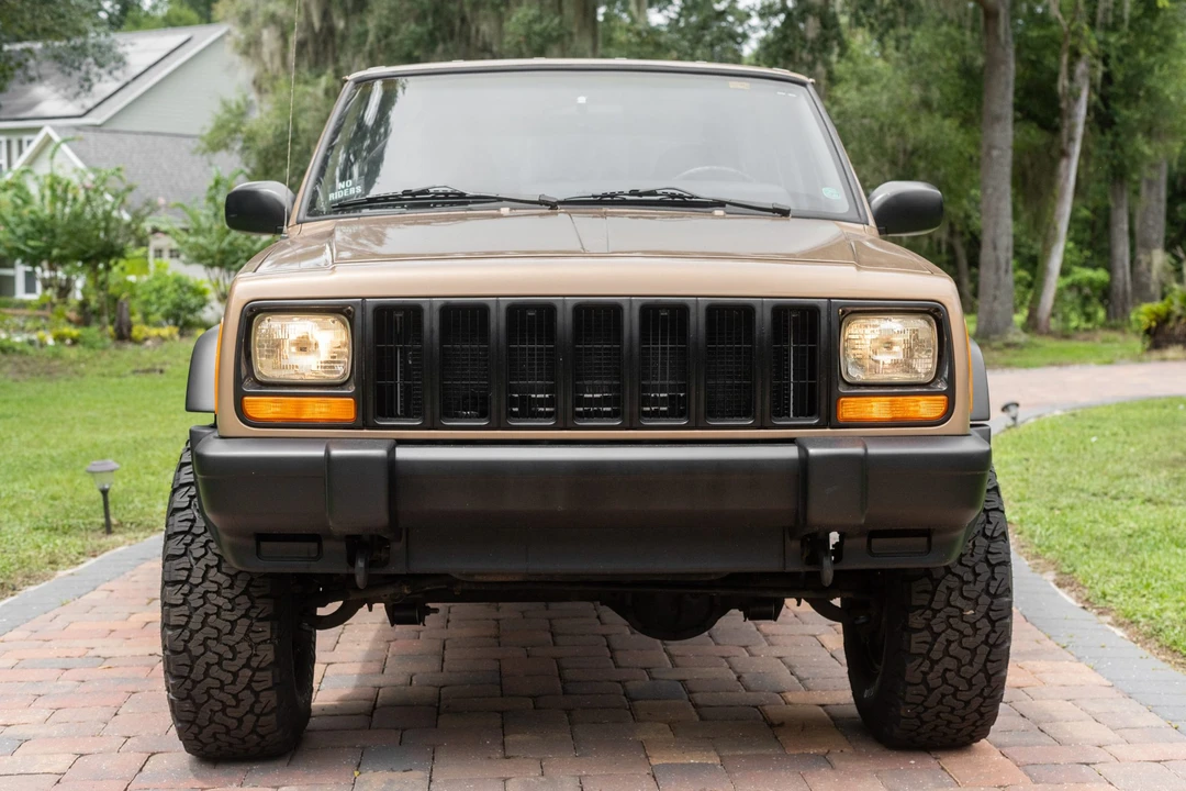 1999 Jeep XJ Cherokee - Image 10 of 31