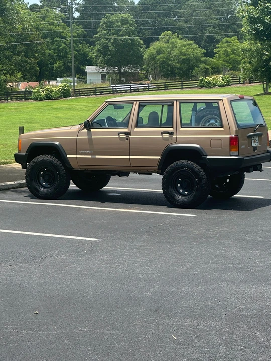 1999 Jeep XJ Cherokee - Image 10 of 31