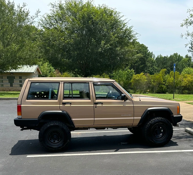1999 Jeep XJ Cherokee - Image 15 of 31