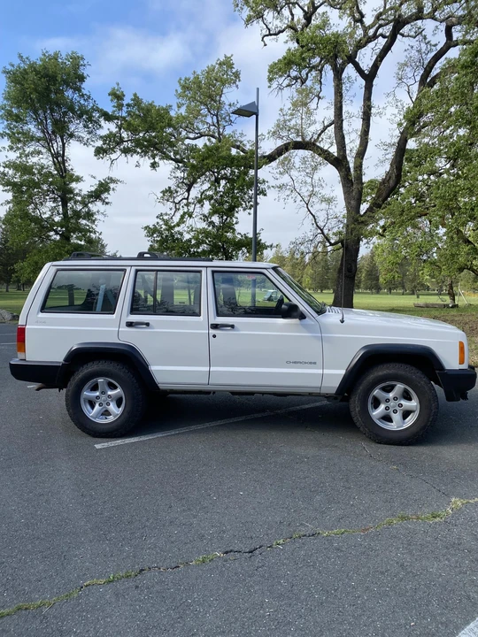 1999 Jeep XJ Cherokee - Image 9 of 31