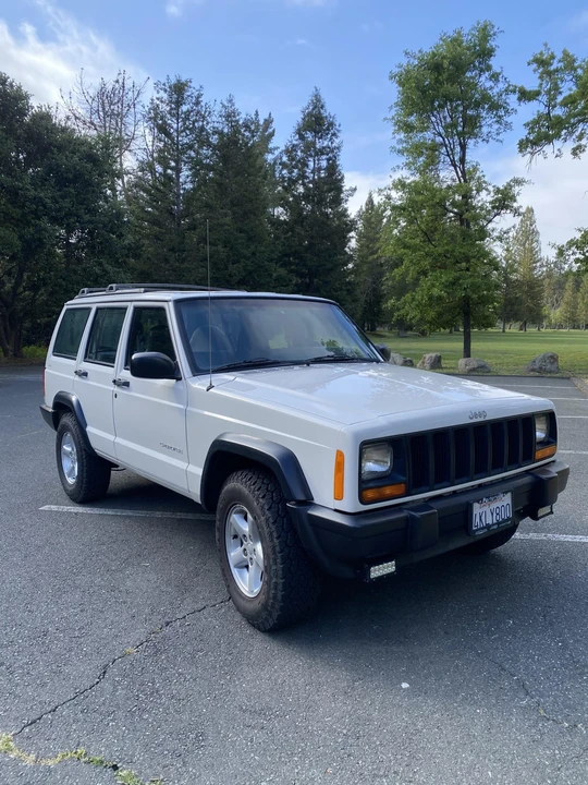 1999 Jeep XJ Cherokee - Image 2 of 31