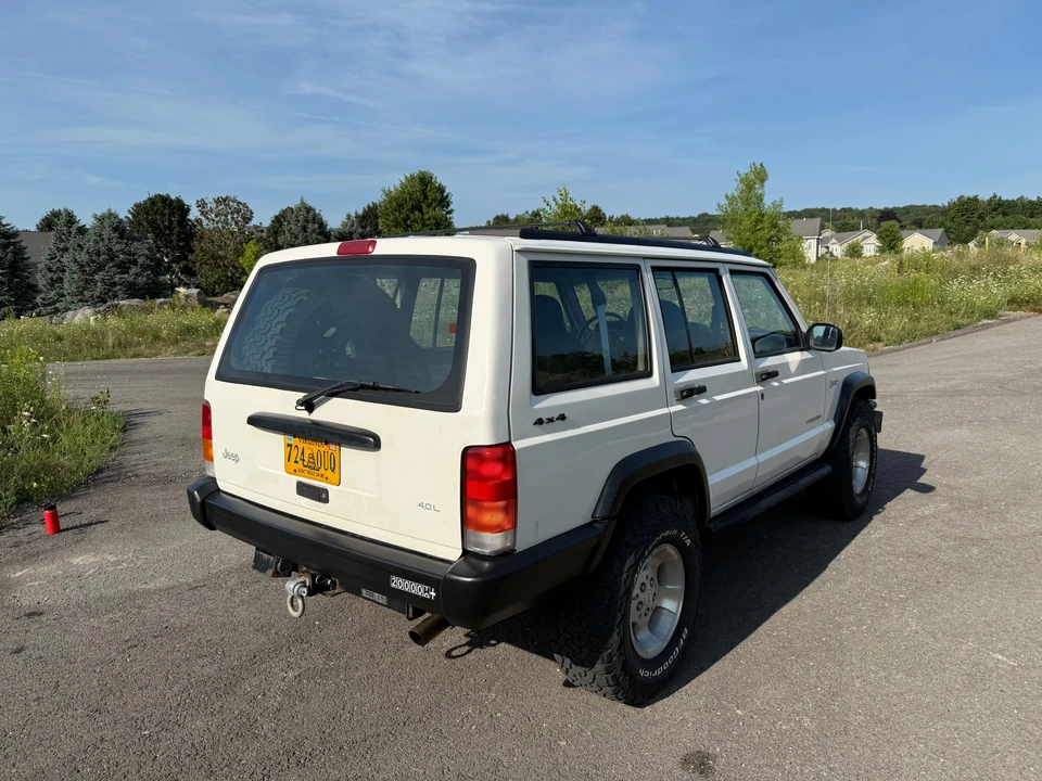 1999 Jeep XJ Cherokee - Image 10 of 31