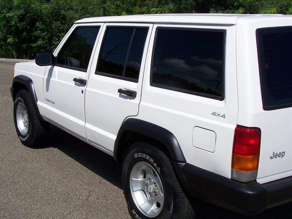 1999 Jeep XJ Cherokee - Image 18 of 31