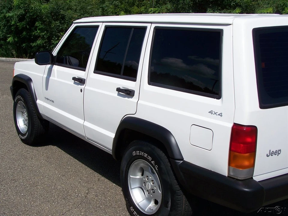 1999 Jeep XJ Cherokee - Image 18 of 21