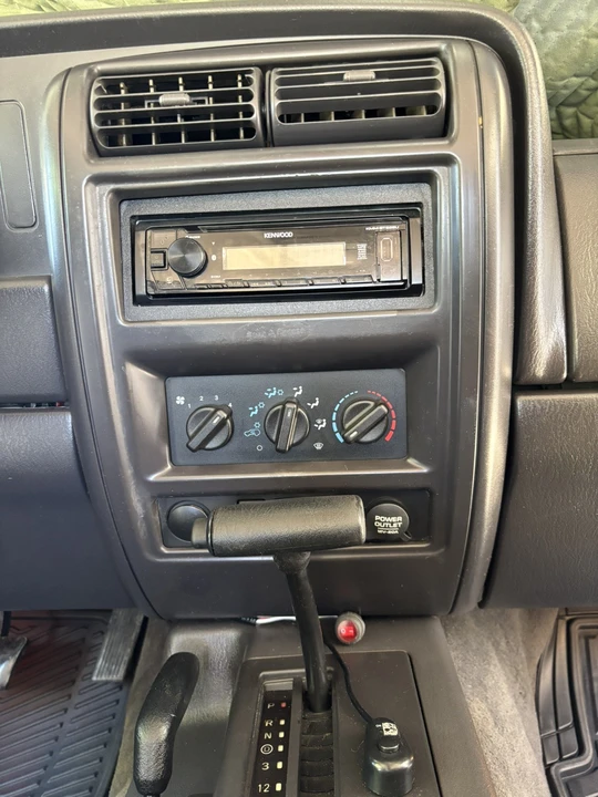 1999 Jeep XJ Cherokee - Image 10 of 19