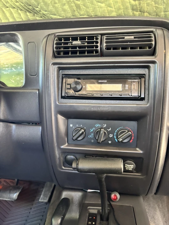 1999 Jeep XJ Cherokee - Image 17 of 19