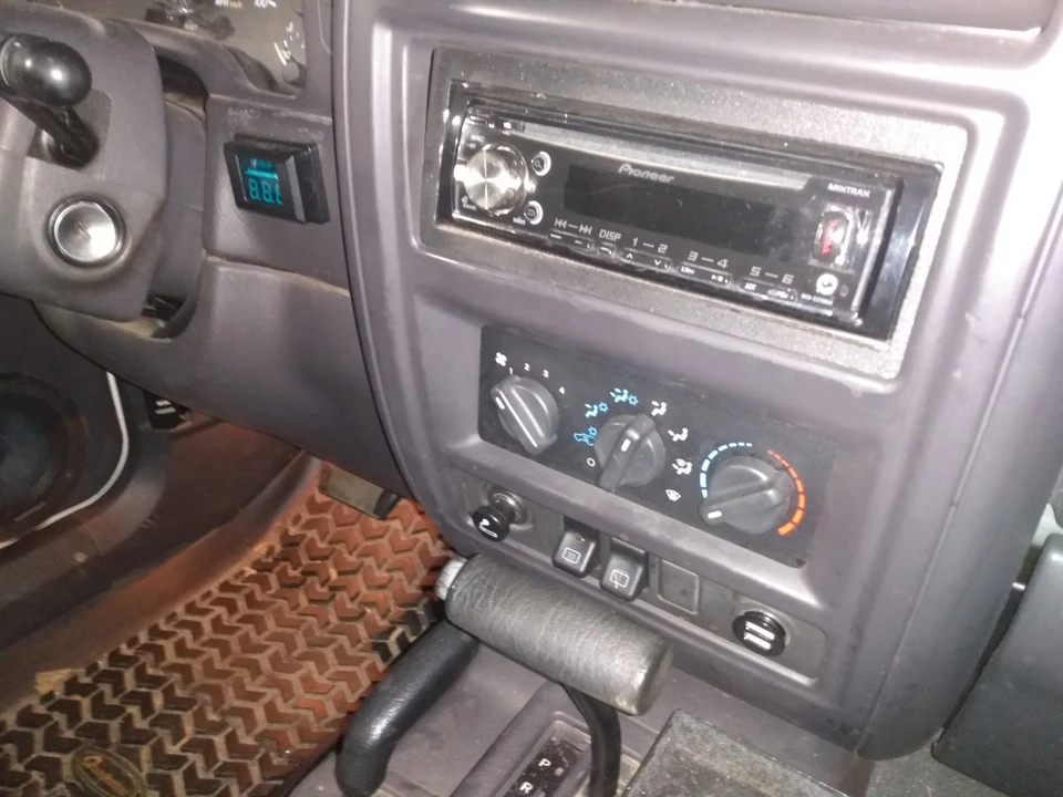 1999 Jeep XJ Cherokee - Image 7 of 31