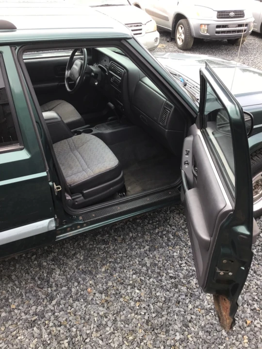 1999 Jeep XJ Cherokee - Image 23 of 31