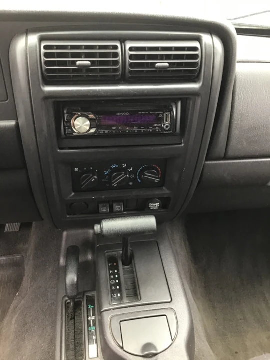 1999 Jeep XJ Cherokee - Image 19 of 31