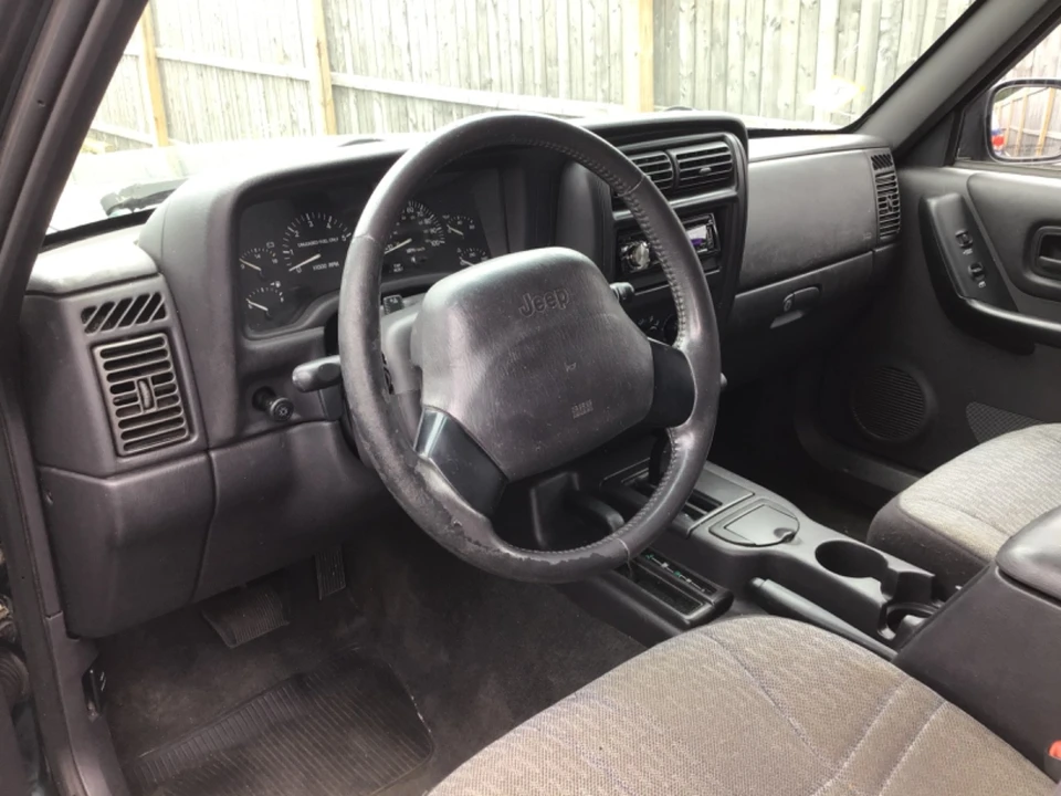 1999 Jeep XJ Cherokee - Image 18 of 31