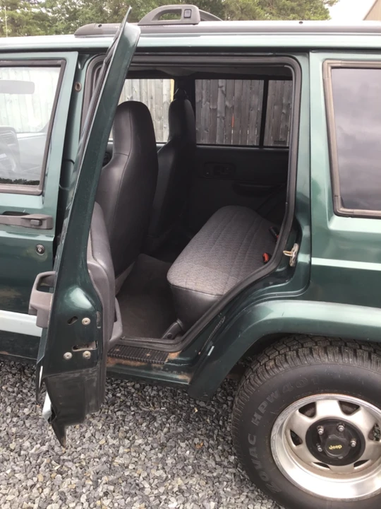 1999 Jeep XJ Cherokee - Image 25 of 31