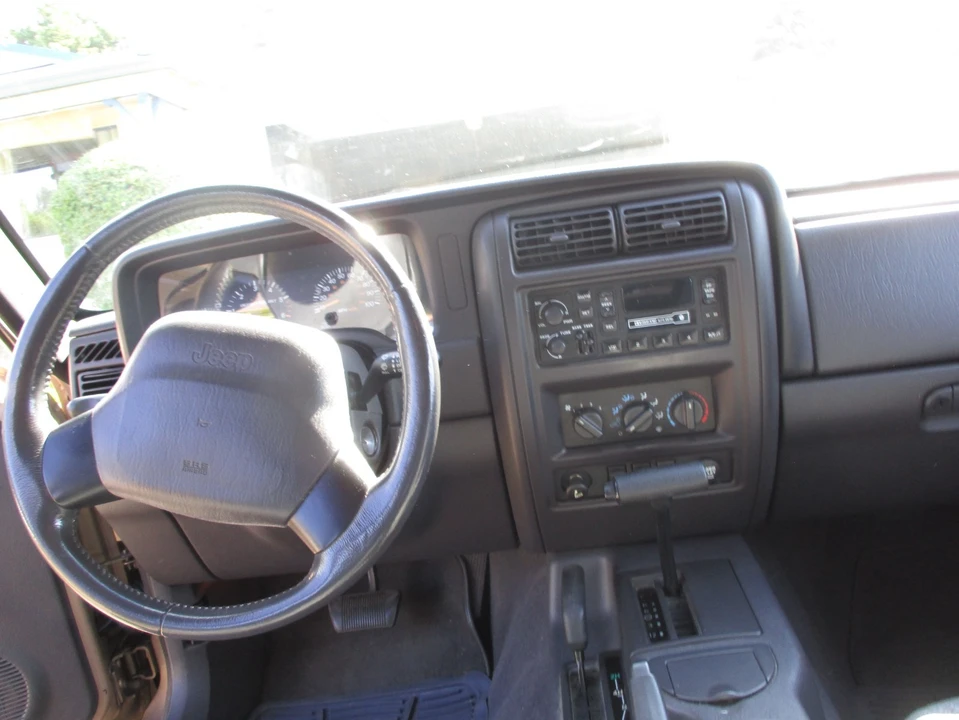 1999 Jeep XJ Cherokee - Image 7 of 8