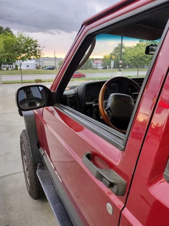 1999 Jeep XJ Cherokee - Image 14 of 21