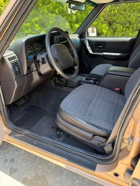 1999 Jeep XJ Cherokee - Image 5 of 12
