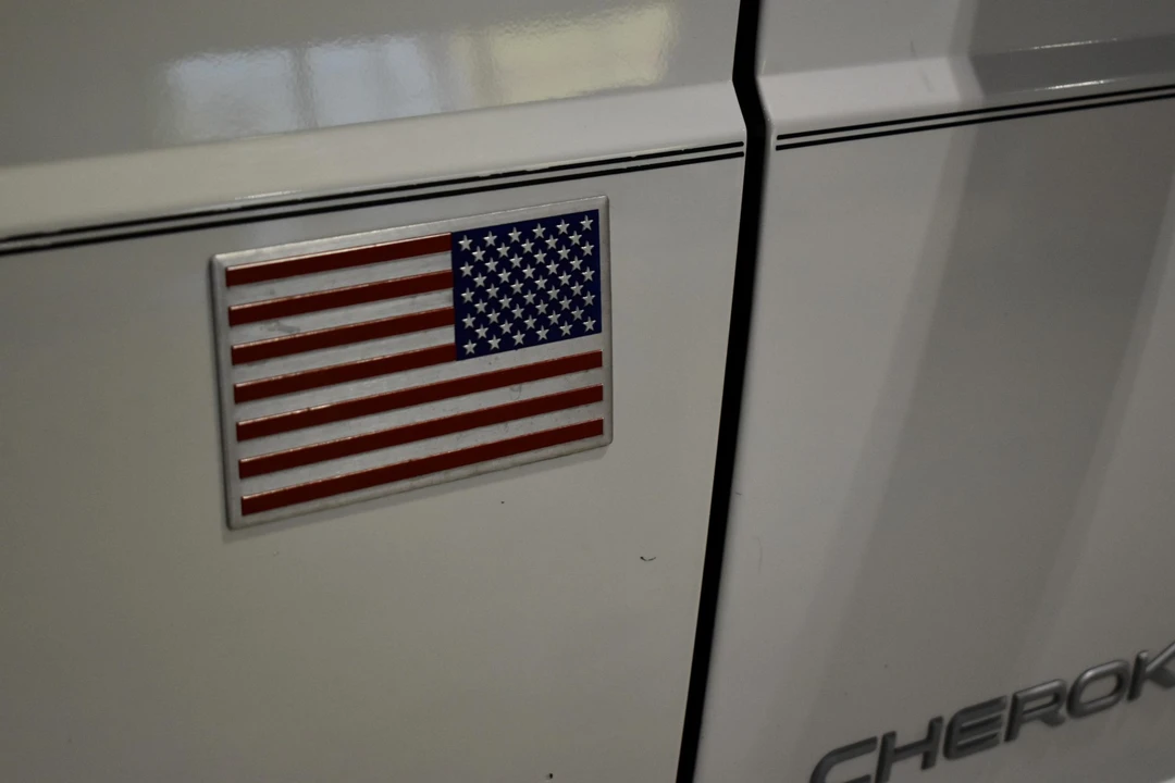 1999 Jeep XJ Cherokee - Image 17 of 31