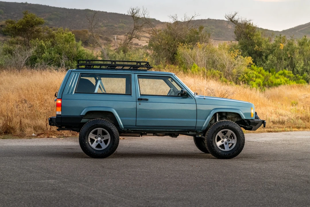 1999 Jeep XJ Cherokee - Image 11 of 31