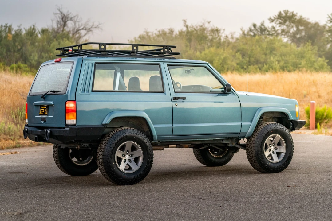 1999 Jeep XJ Cherokee - Image 14 of 31