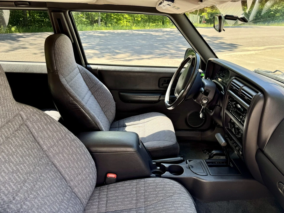 1999 Jeep XJ Cherokee - Image 13 of 31