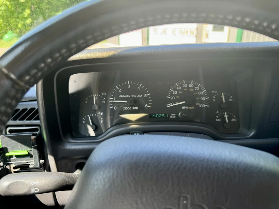 1999 Jeep XJ Cherokee - Image 18 of 31