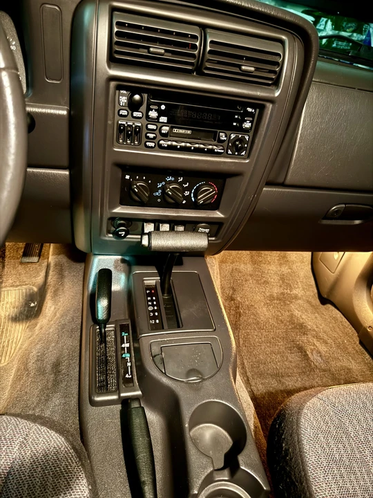 1999 Jeep XJ Cherokee - Image 19 of 31