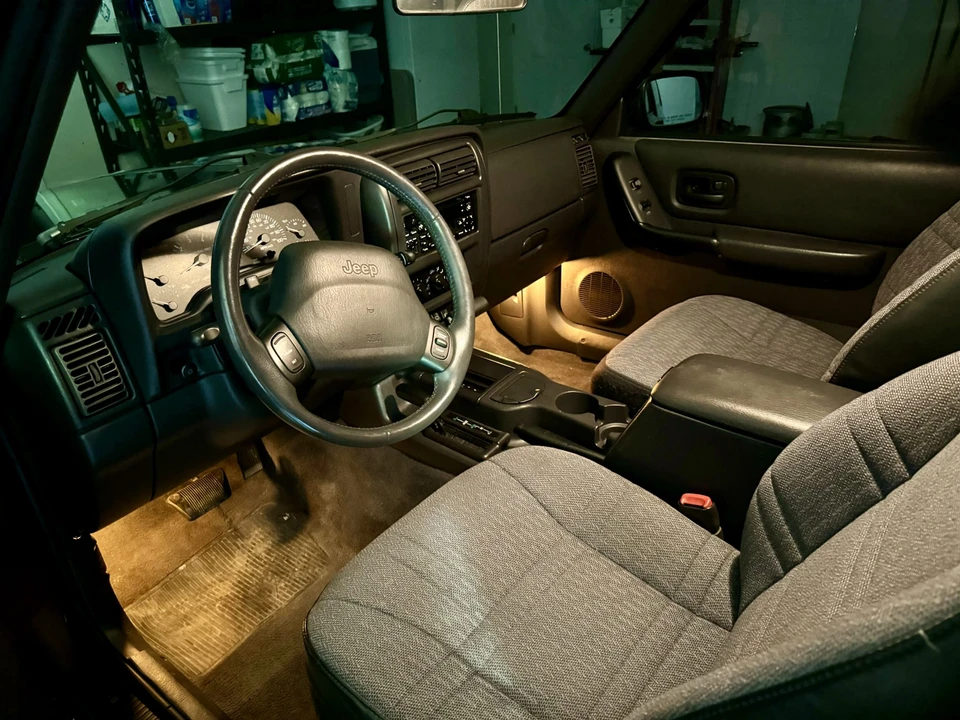 1999 Jeep XJ Cherokee - Image 17 of 31