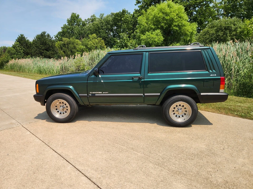 1999 Jeep XJ Cherokee - Image 6 of 31