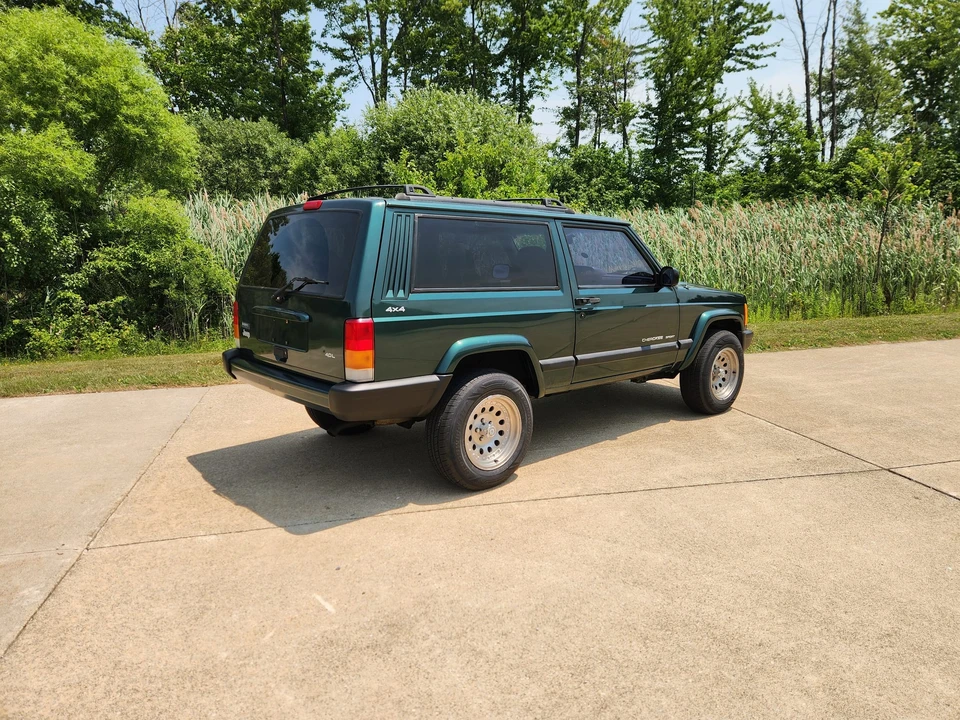 1999 Jeep XJ Cherokee - Image 10 of 31