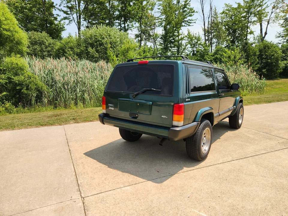 1999 Jeep XJ Cherokee - Image 9 of 31