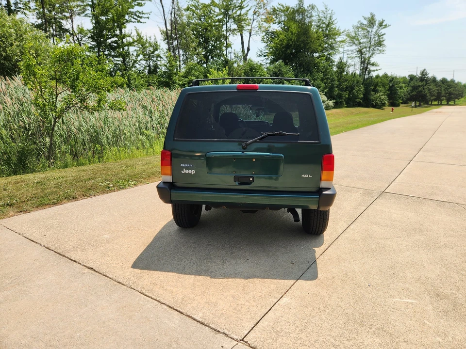 1999 Jeep XJ Cherokee - Image 8 of 31