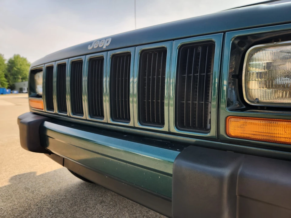 1999 Jeep XJ Cherokee - Image 13 of 31
