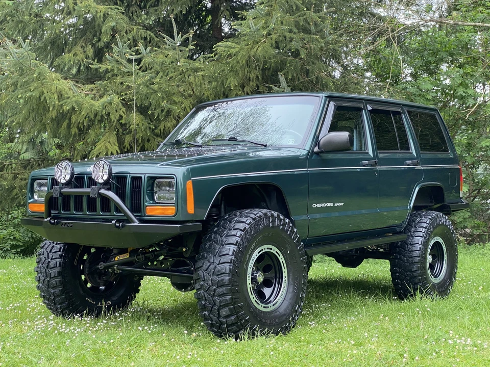1999 Jeep XJ Cherokee - Image 2 of 31