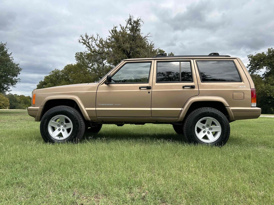 1999 Jeep XJ Cherokee - Image 6 of 31
