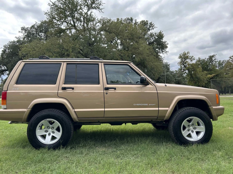 1999 Jeep XJ Cherokee - Image 13 of 31