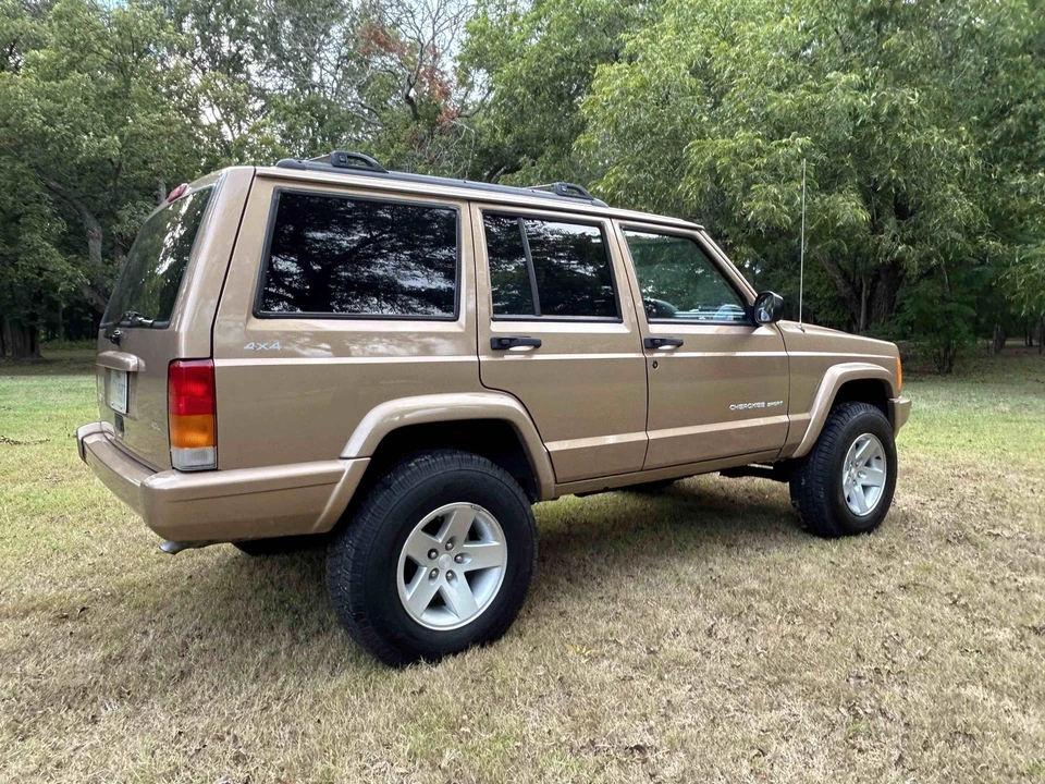1999 Jeep XJ Cherokee - Image 11 of 31