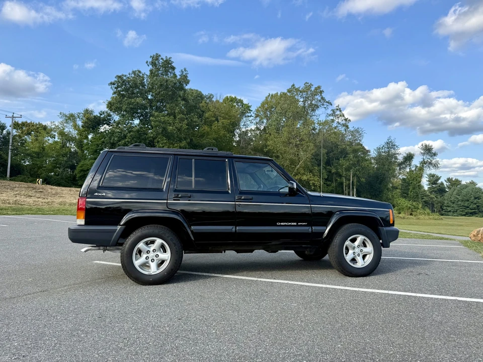 1999 Jeep XJ Cherokee - Image 24 of 31