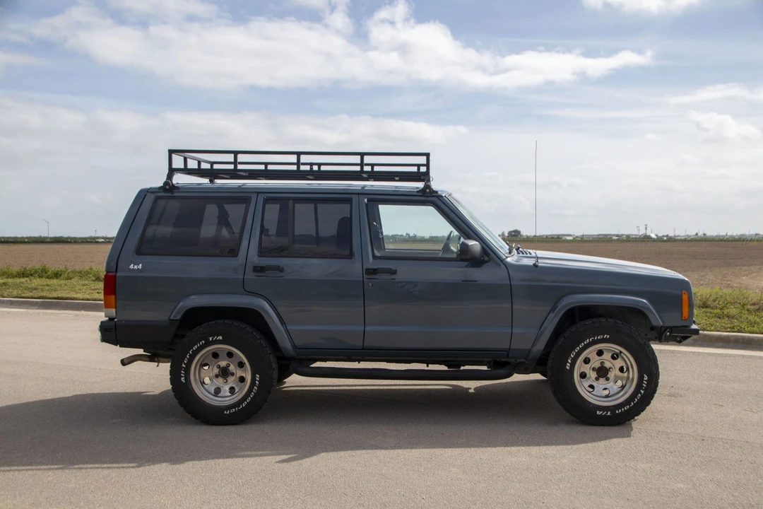 1999 Jeep XJ Cherokee - Image 16 of 31