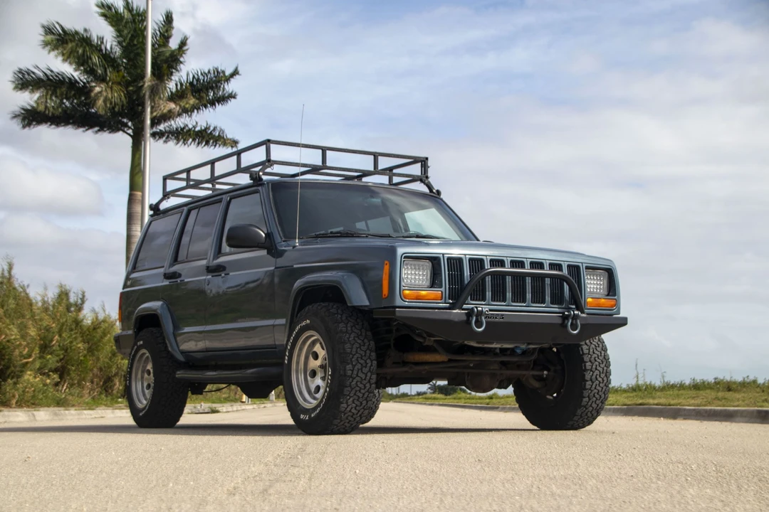 1999 Jeep XJ Cherokee - Image 17 of 31
