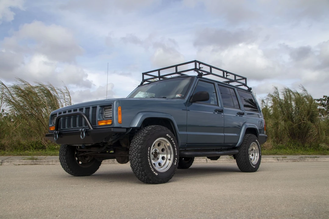 1999 Jeep XJ Cherokee - Image 2 of 31