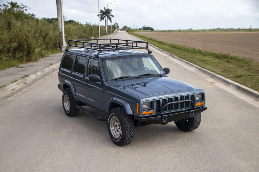 1999 Jeep XJ Cherokee - Image 19 of 31