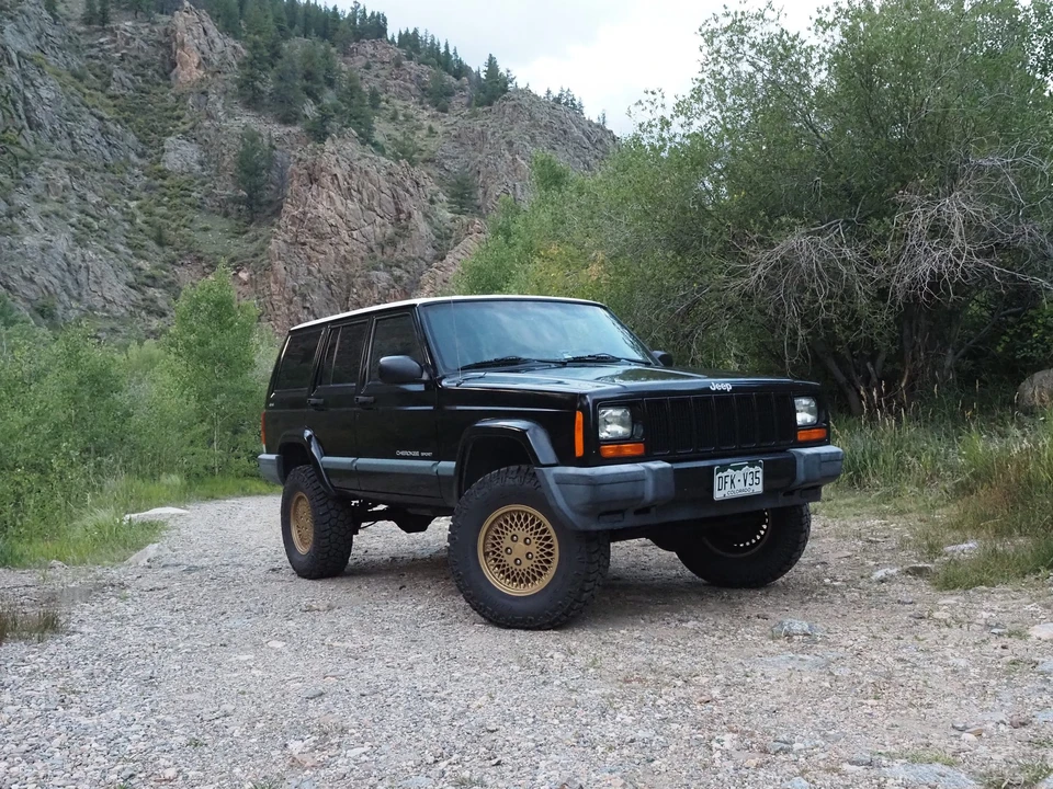 1999 Jeep XJ Cherokee - Image 2 of 31