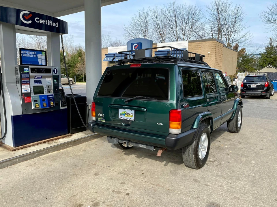 1999 Jeep XJ Cherokee - Image 18 of 31