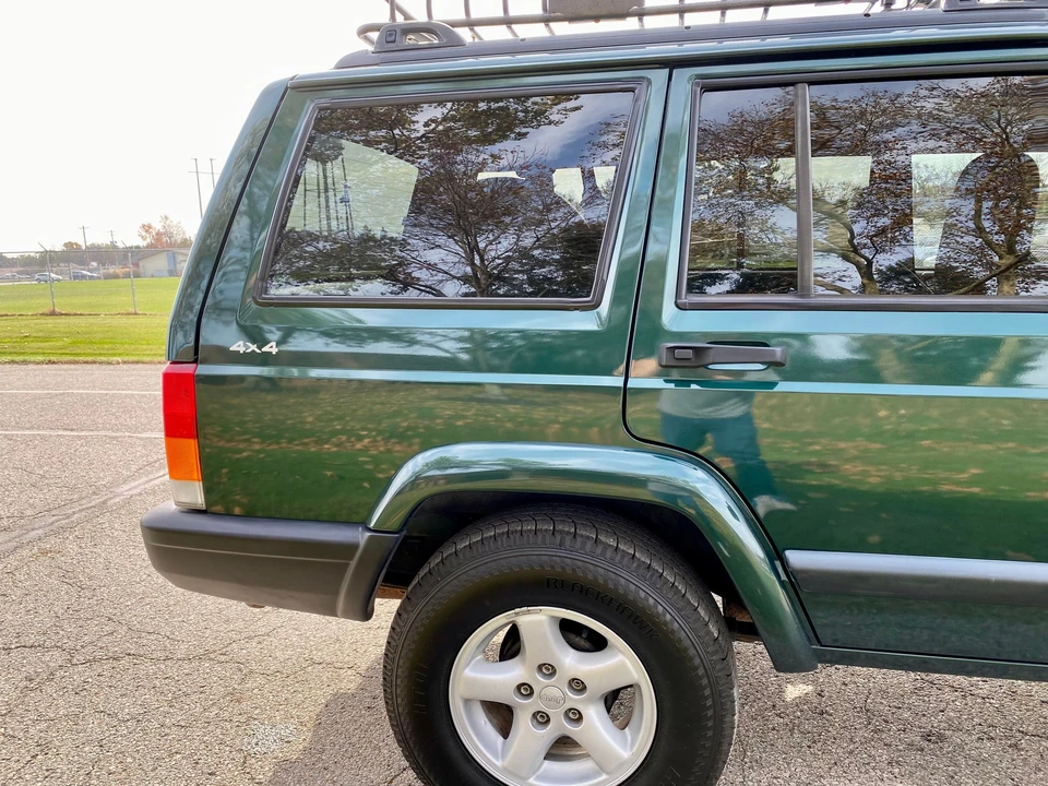 1999 Jeep XJ Cherokee - Image 27 of 31