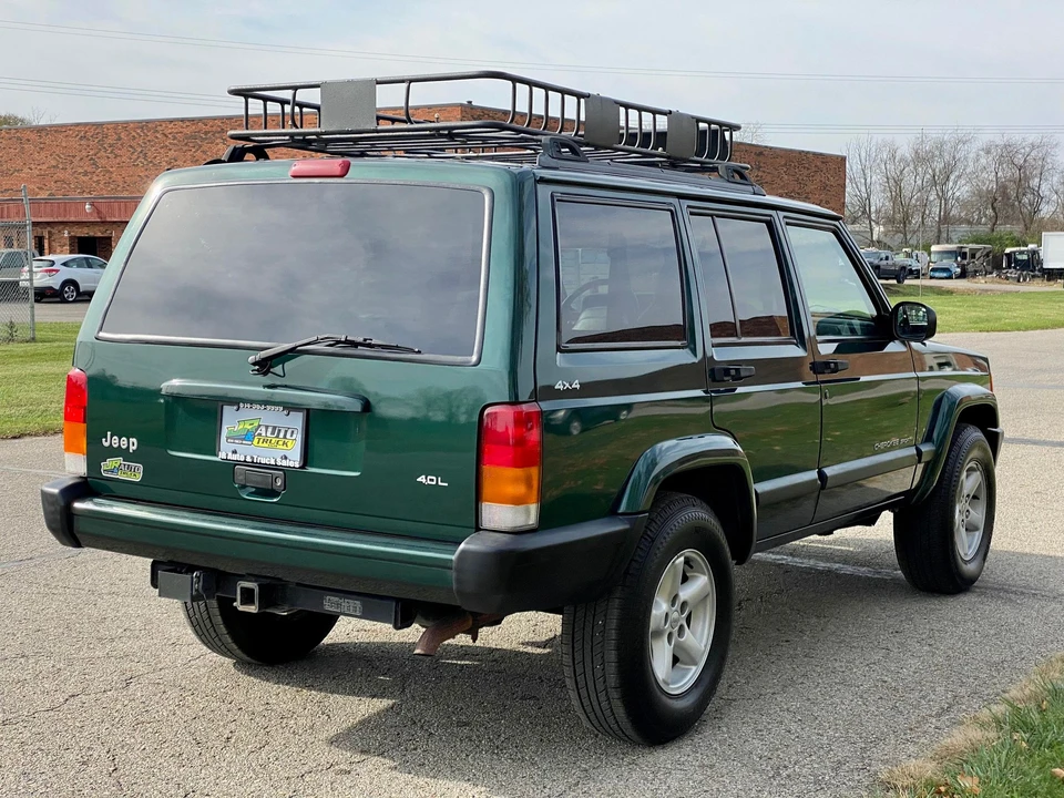 1999 Jeep XJ Cherokee - Image 10 of 31