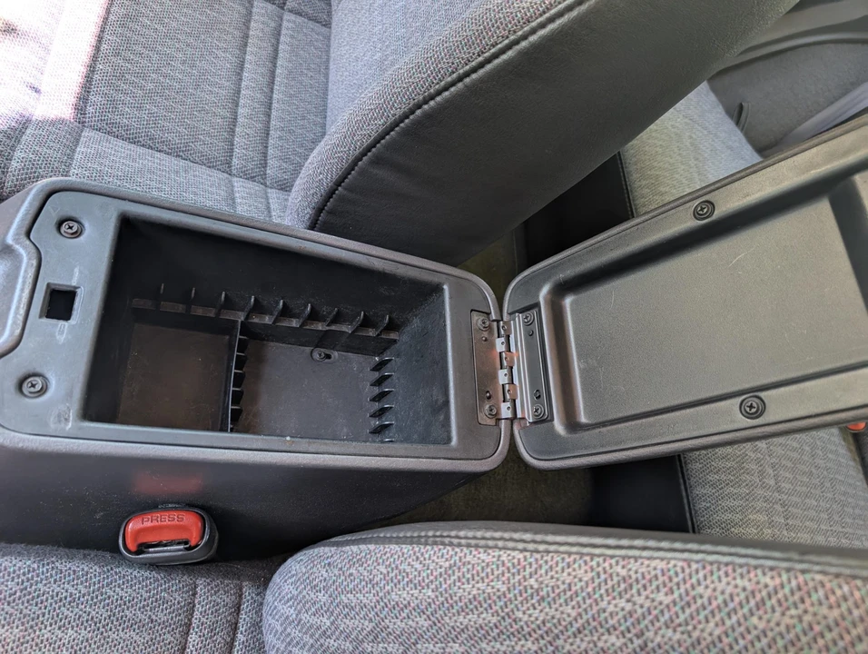 1999 Jeep XJ Cherokee - Image 24 of 31