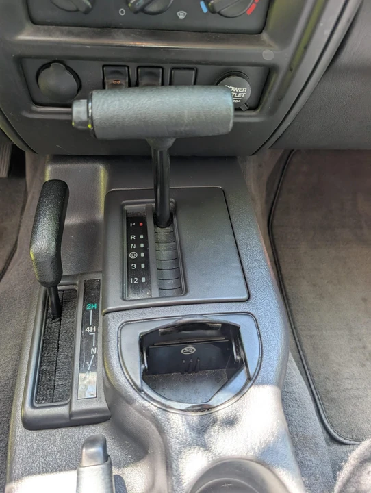 1999 Jeep XJ Cherokee - Image 22 of 31