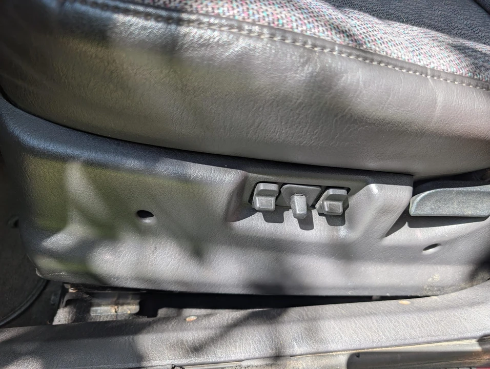 1999 Jeep XJ Cherokee - Image 16 of 31