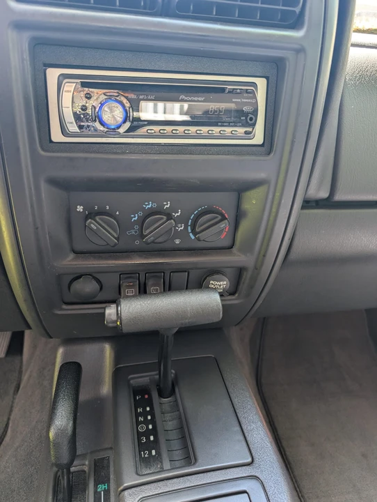 1999 Jeep XJ Cherokee - Image 21 of 31