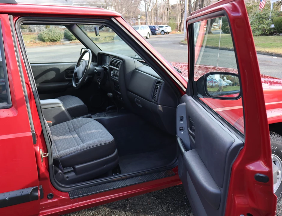 1999 Jeep XJ Cherokee - Image 10 of 31